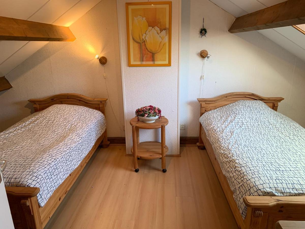 Rustig Gelegen Vakantiebungalow Kortgene Exterior foto